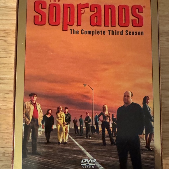 The Sopranos Seasons 1-3 DVD collection - Picture 4 of 4